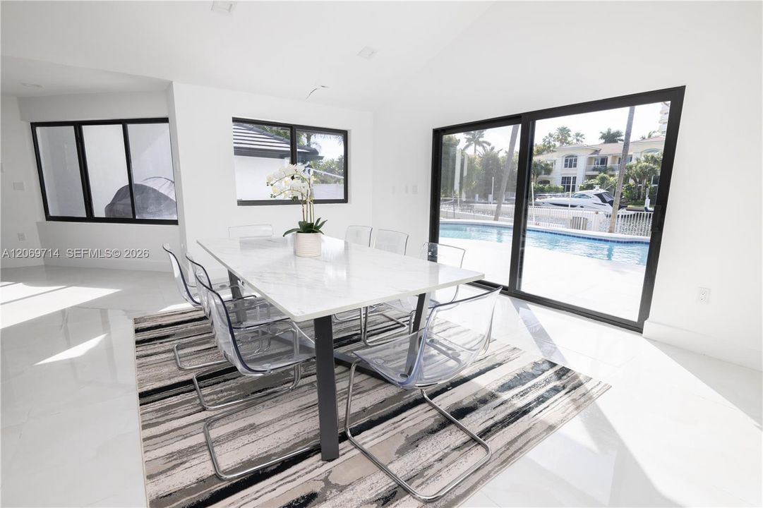 For Rent: $15,000 (7 beds, 4 baths, 3454 Square Feet)