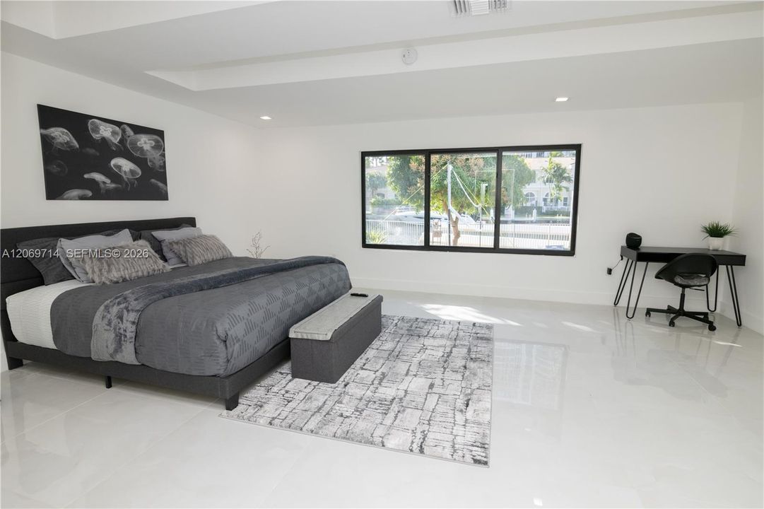 For Rent: $15,000 (7 beds, 4 baths, 3454 Square Feet)