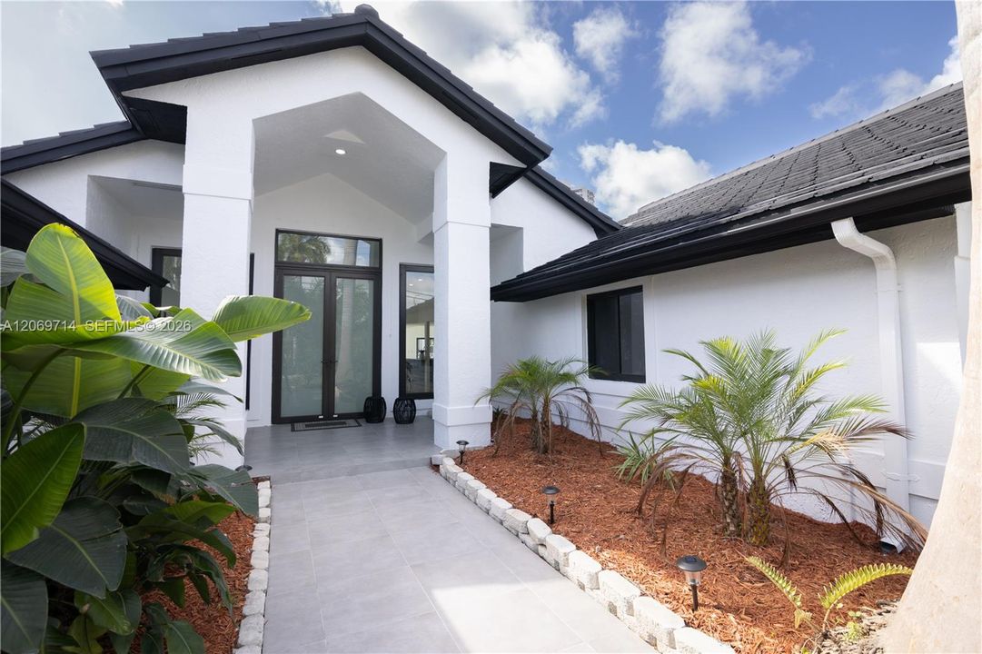 For Rent: $15,000 (7 beds, 4 baths, 3454 Square Feet)