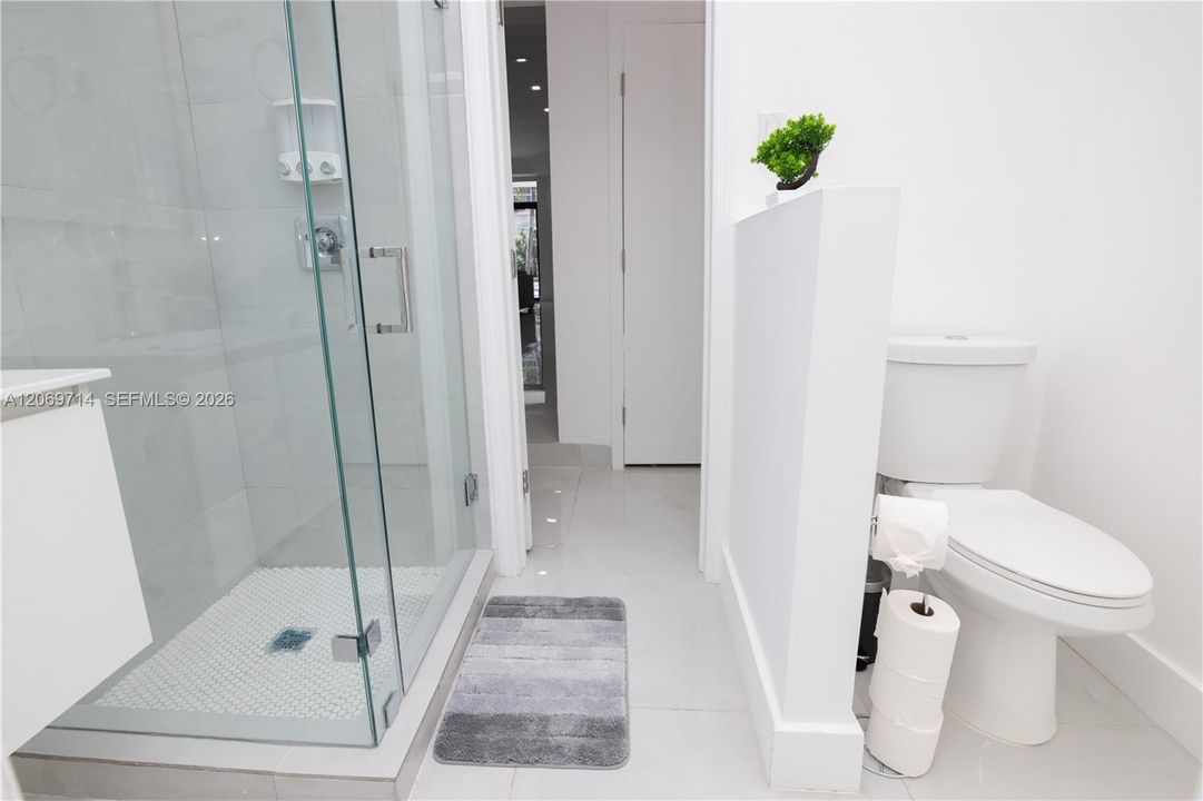 For Rent: $15,000 (7 beds, 4 baths, 3454 Square Feet)