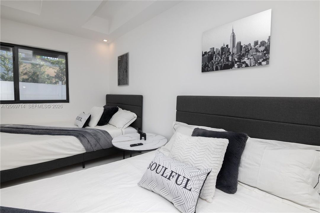 For Rent: $15,000 (7 beds, 4 baths, 3454 Square Feet)