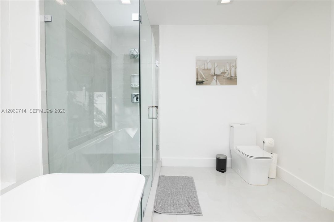 For Rent: $15,000 (7 beds, 4 baths, 3454 Square Feet)