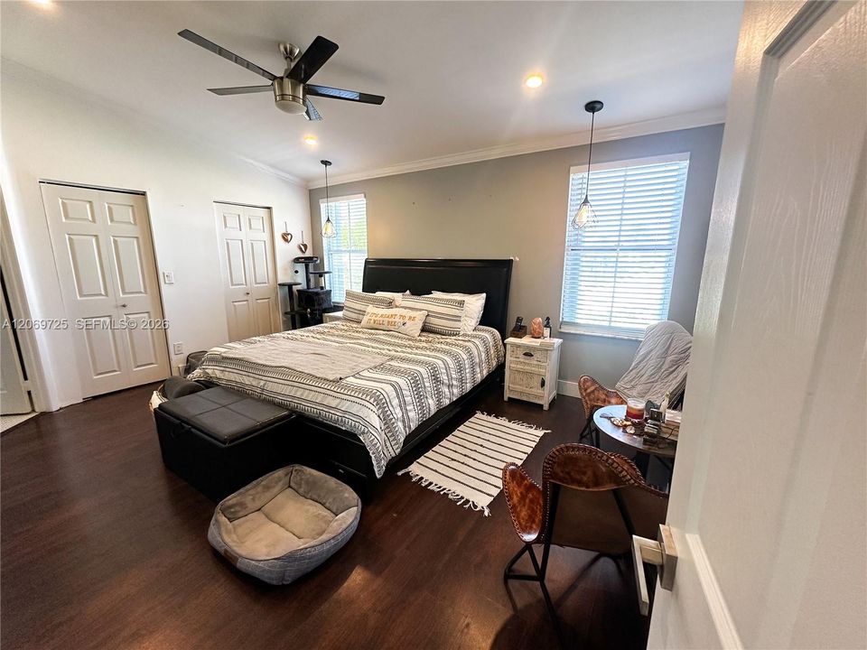 For Sale: $729,000 (4 beds, 2 baths, 1848 Square Feet)