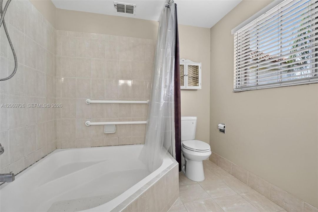For Sale: $685,000 (3 beds, 2 baths, 1943 Square Feet)