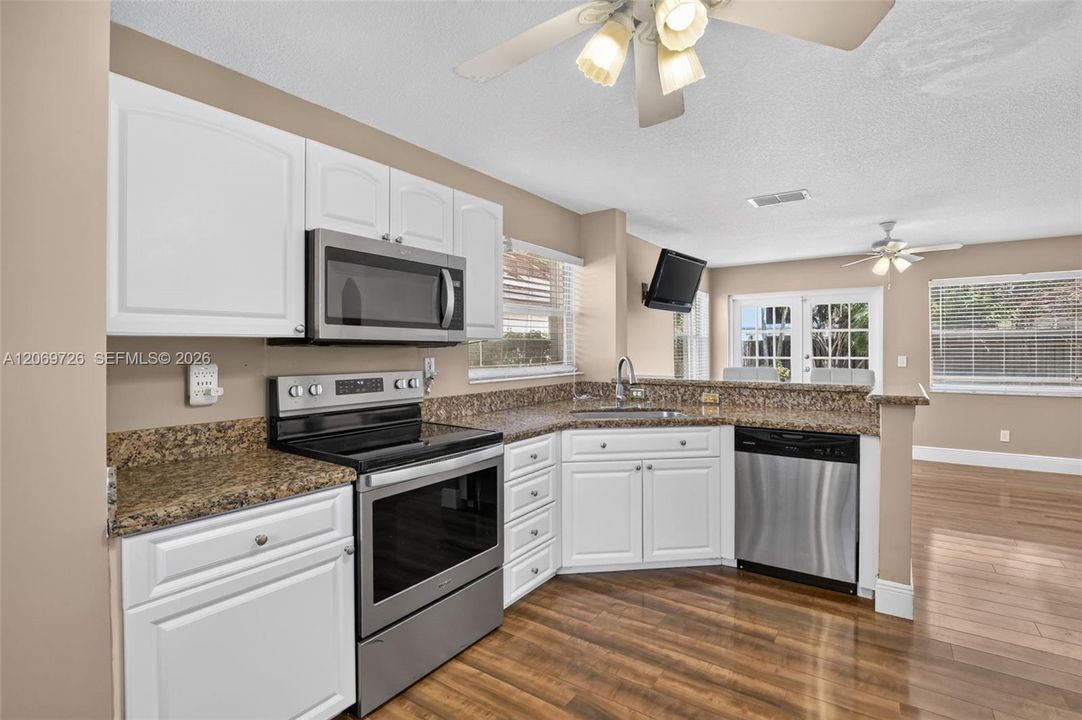For Sale: $685,000 (3 beds, 2 baths, 1943 Square Feet)