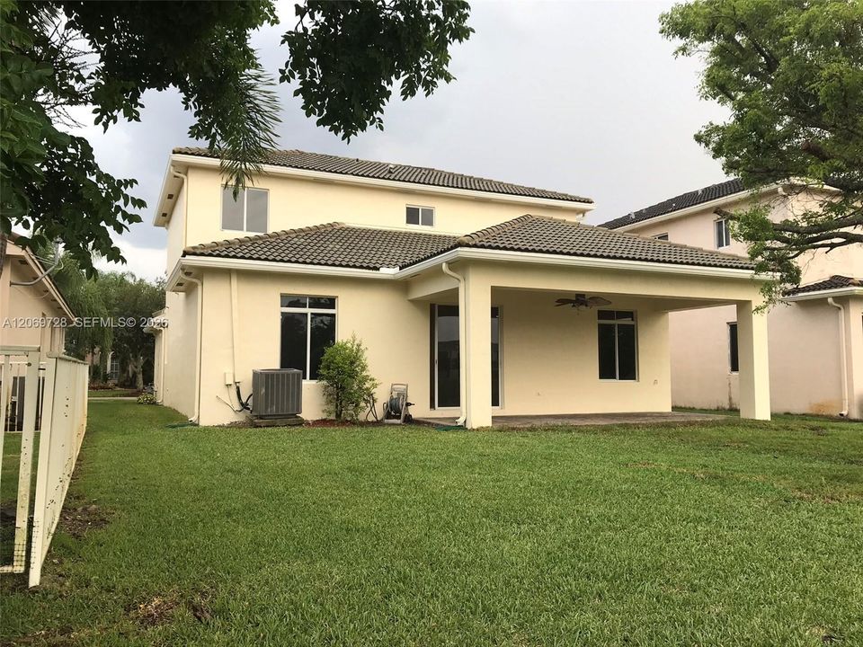For Rent: $5,100 (4 beds, 2 baths, 2366 Square Feet)