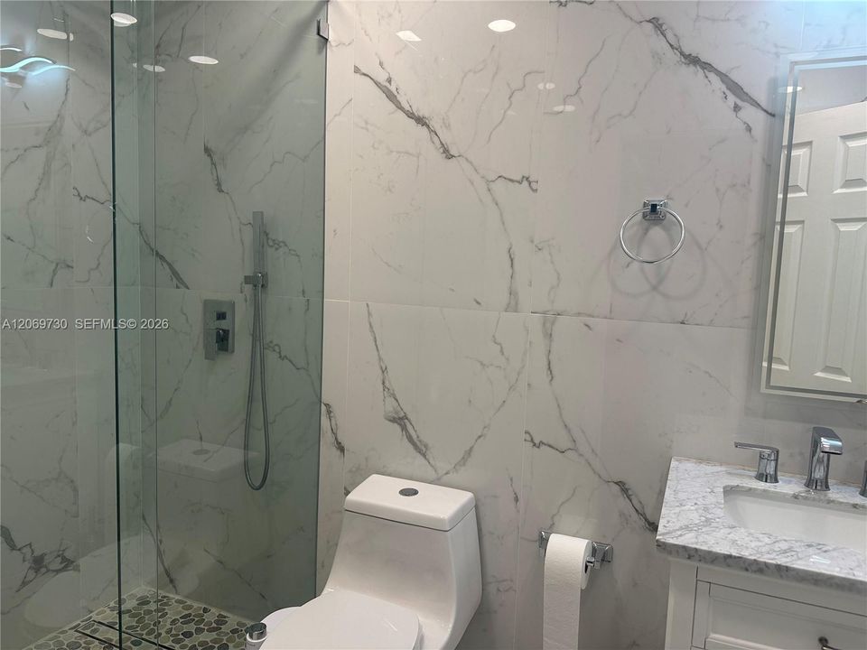 For Sale: $579,000 (2 beds, 2 baths, 1363 Square Feet)