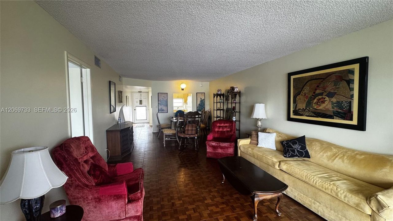 For Rent: $2,000 (2 beds, 2 baths, 1170 Square Feet)