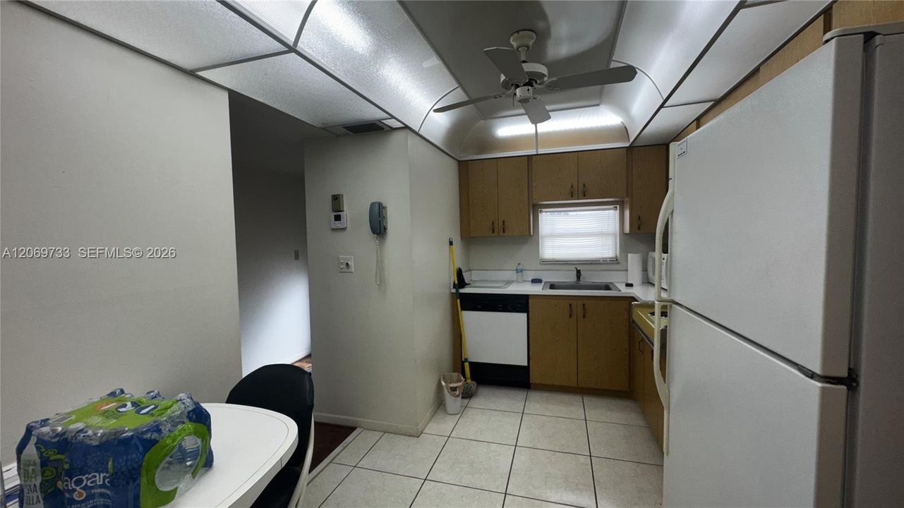For Rent: $2,000 (2 beds, 2 baths, 1170 Square Feet)
