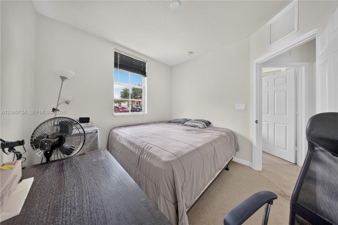 For Sale: $269,900 (3 beds, 2 baths, 1062 Square Feet)
