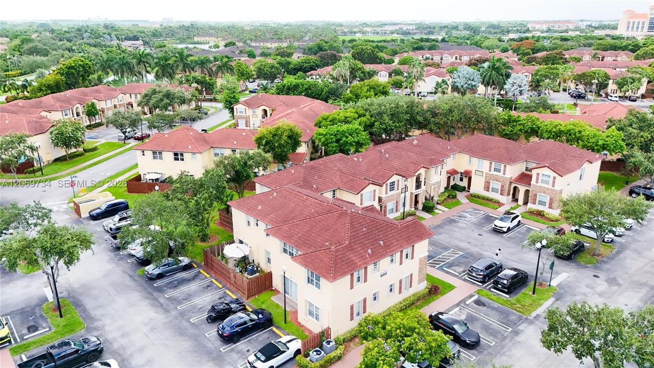 For Sale: $269,900 (3 beds, 2 baths, 1062 Square Feet)