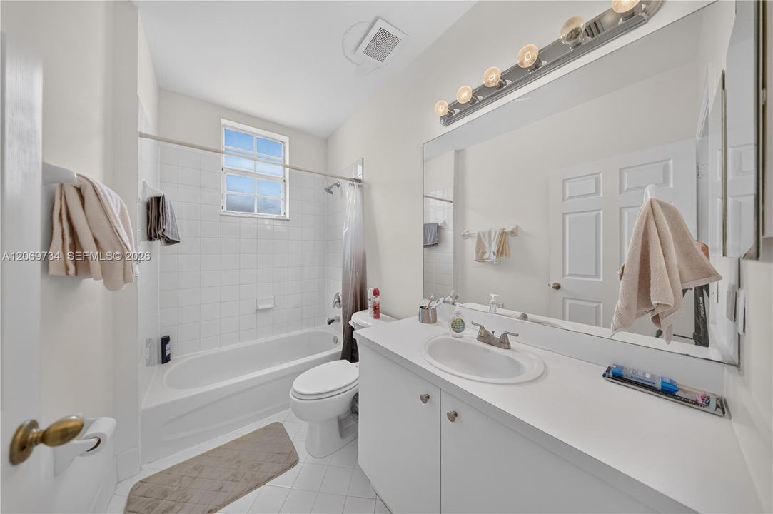 For Sale: $269,900 (3 beds, 2 baths, 1062 Square Feet)