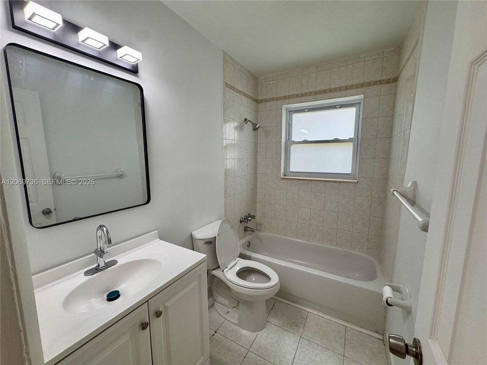 For Sale: $499,000 (2 beds, 2 baths, 1091 Square Feet)