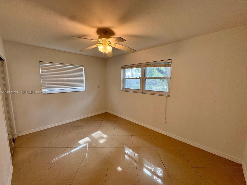 For Sale: $499,000 (2 beds, 2 baths, 1091 Square Feet)