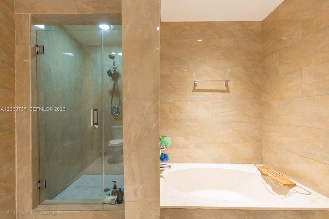 For Rent: $15,000 (6 beds, 4 baths, 3812 Square Feet)
