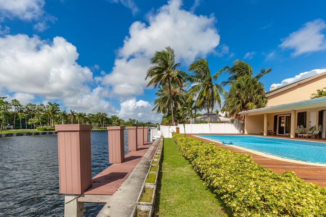 For Rent: $15,000 (6 beds, 4 baths, 3812 Square Feet)