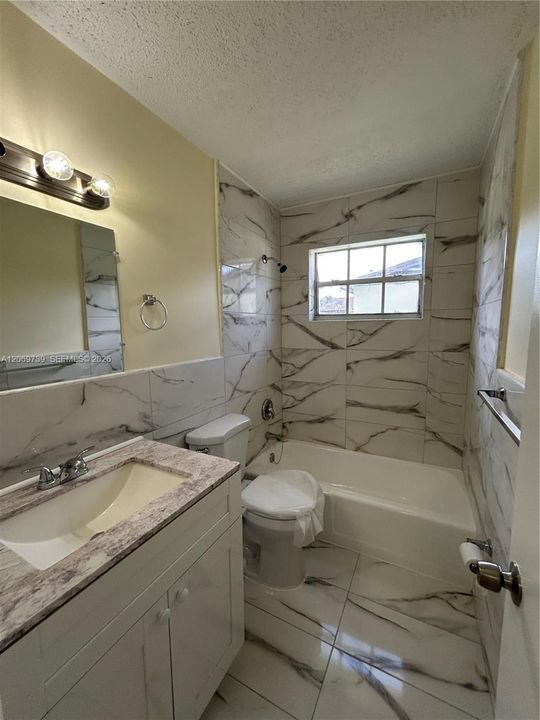 В аренду: $3,300 (3 спален, 2 ванн, 1392 Квадратных фут)