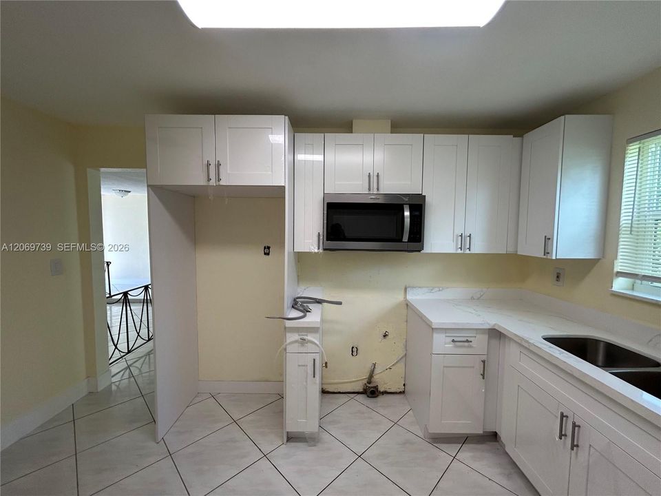 В аренду: $3,300 (3 спален, 2 ванн, 1392 Квадратных фут)
