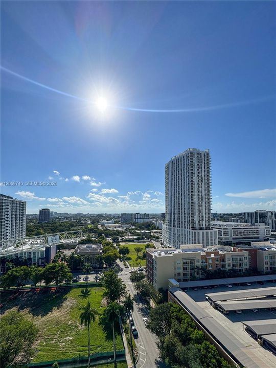 For Sale: $595,000 (2 beds, 2 baths, 1162 Square Feet)