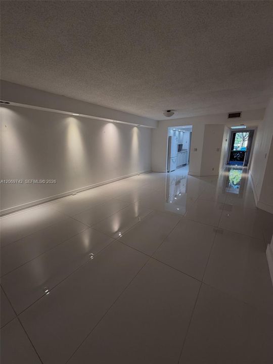 For Sale: $249,500 (2 beds, 2 baths, 1352 Square Feet)