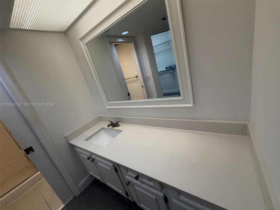 For Sale: $249,500 (2 beds, 2 baths, 1352 Square Feet)