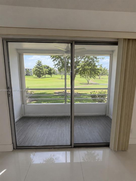 For Sale: $249,500 (2 beds, 2 baths, 1352 Square Feet)