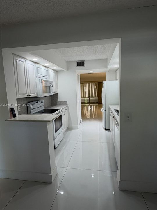 For Sale: $249,500 (2 beds, 2 baths, 1352 Square Feet)