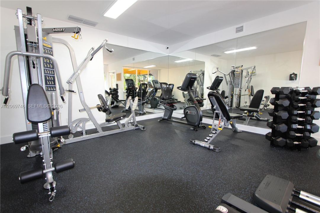 For Rent: $1,700 (1 beds, 1 baths, 598 Square Feet)
