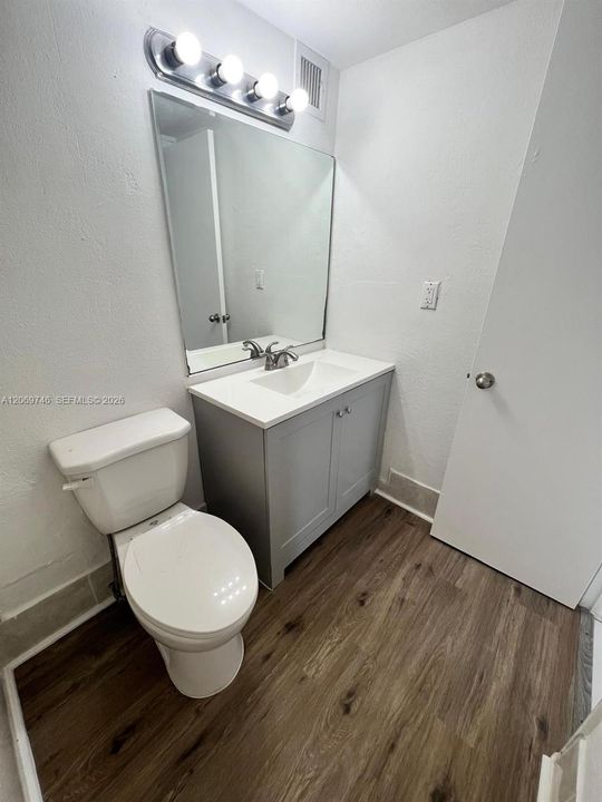 For Rent: $1,700 (1 beds, 1 baths, 598 Square Feet)