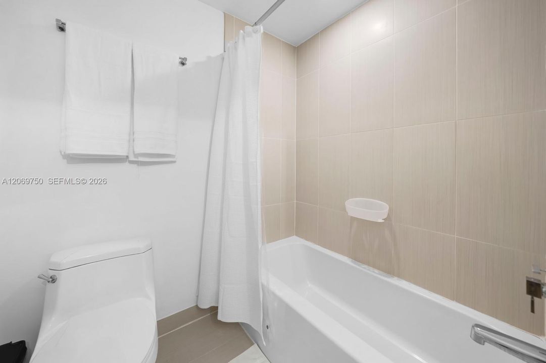На продажу: $930,000 (2 спален, 2 ванн, 1574 Квадратных фут)
