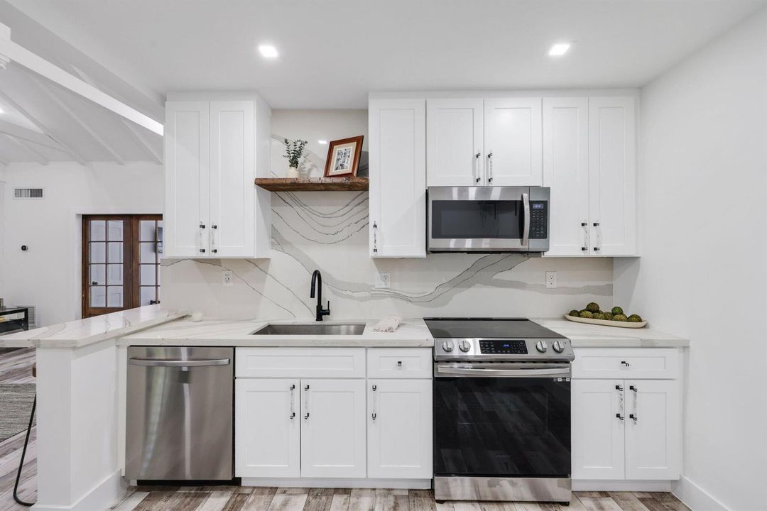 744 Sunset Road - 14.jpg-SMALL