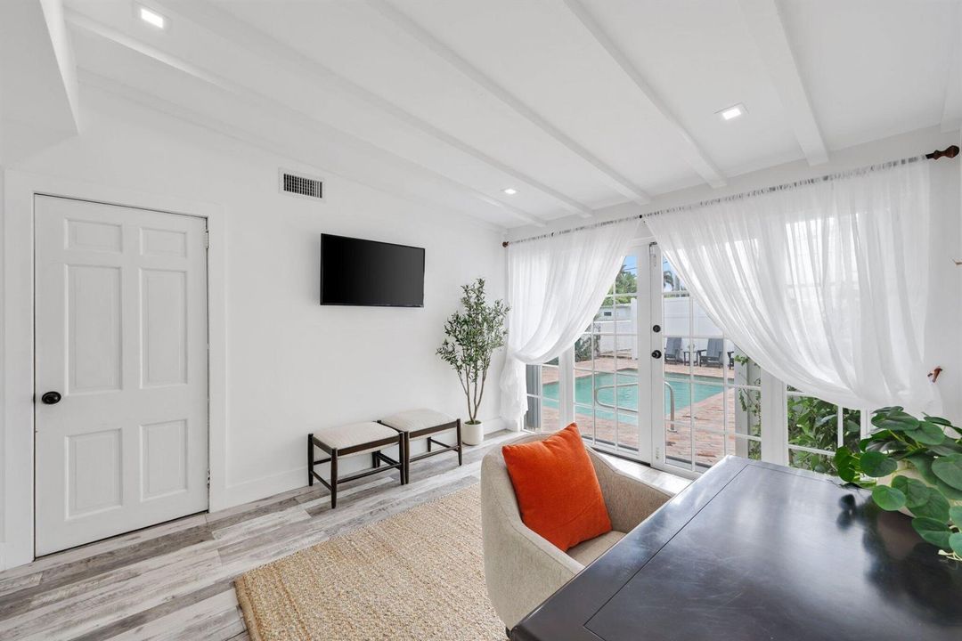 744 Sunset Road - 36.jpg-SMALL