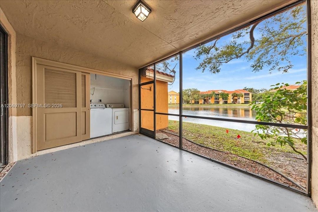 For Rent: $2,000 (2 beds, 2 baths, 1061 Square Feet)