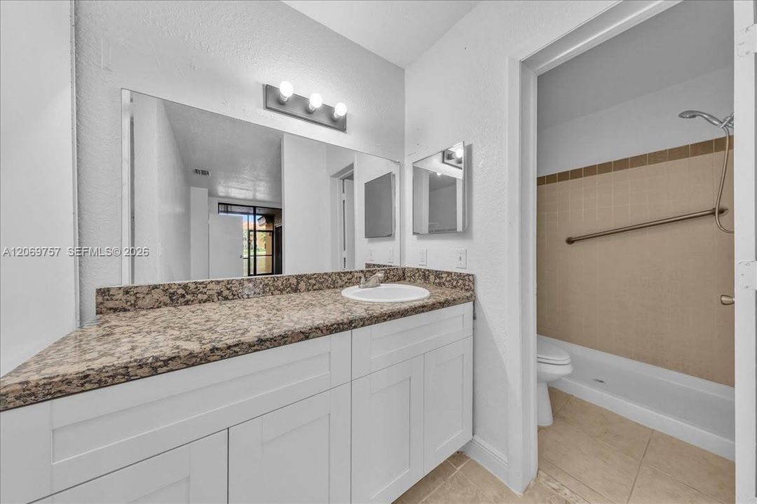 For Rent: $2,000 (2 beds, 2 baths, 1061 Square Feet)