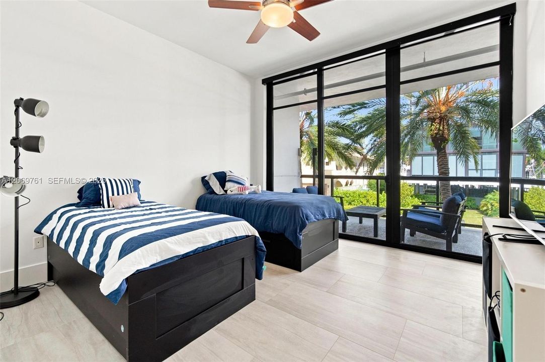 For Rent: $12,500 (3 beds, 3 baths, 2053 Square Feet)