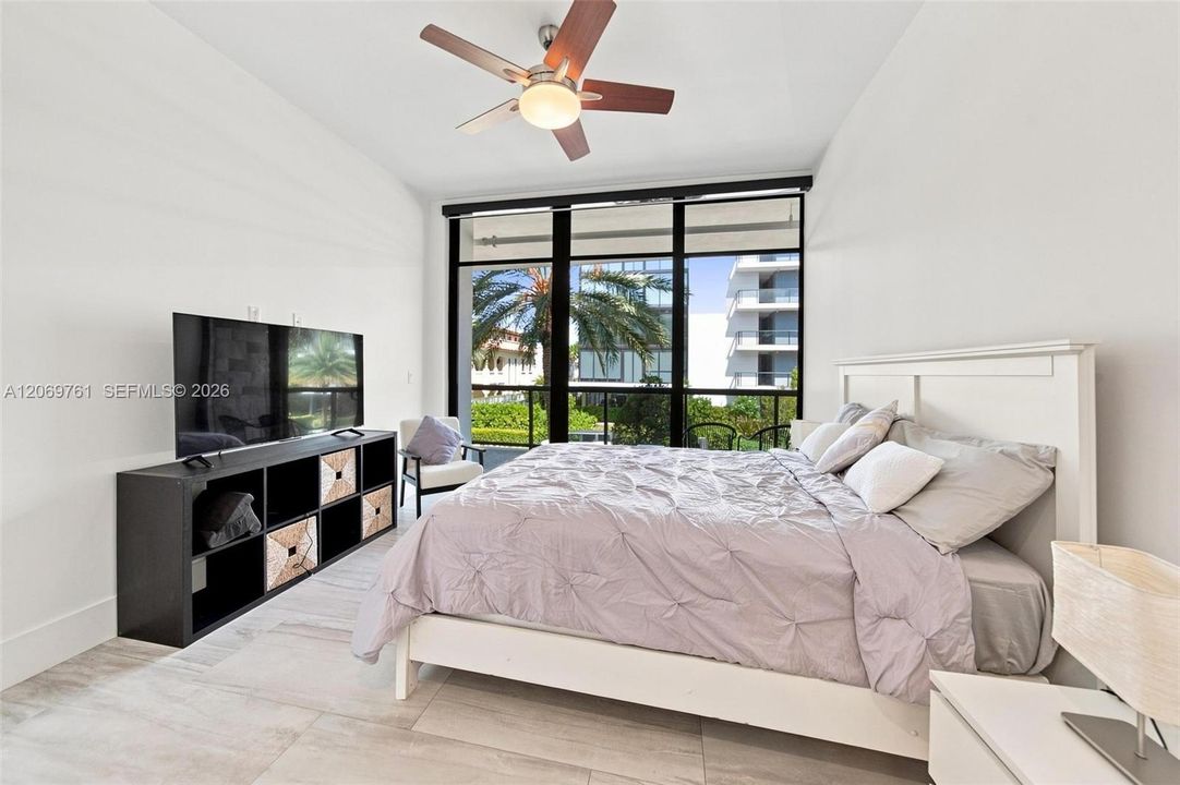 For Rent: $12,500 (3 beds, 3 baths, 2053 Square Feet)