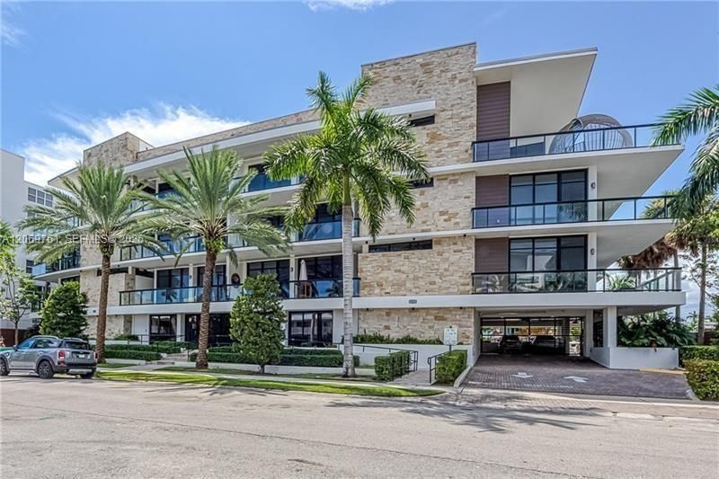 For Rent: $12,500 (3 beds, 3 baths, 2053 Square Feet)