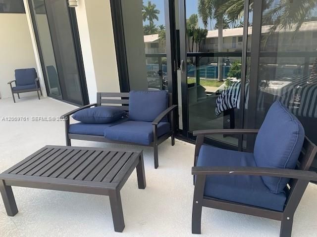 For Rent: $12,500 (3 beds, 3 baths, 2053 Square Feet)