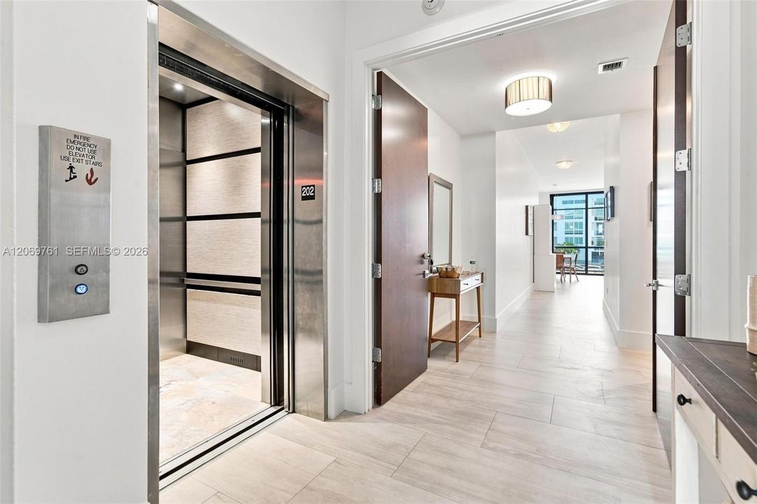For Rent: $12,500 (3 beds, 3 baths, 2053 Square Feet)