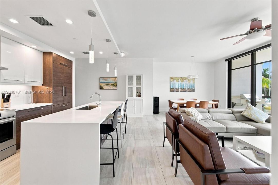 For Rent: $12,500 (3 beds, 3 baths, 2053 Square Feet)