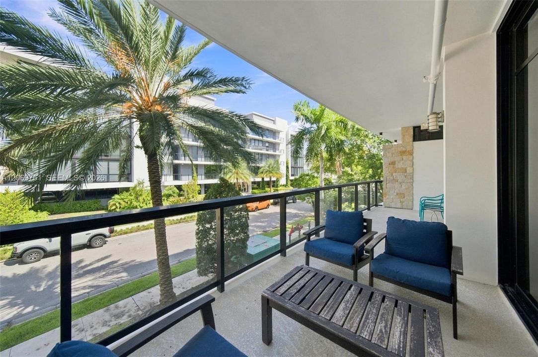 For Rent: $12,500 (3 beds, 3 baths, 2053 Square Feet)