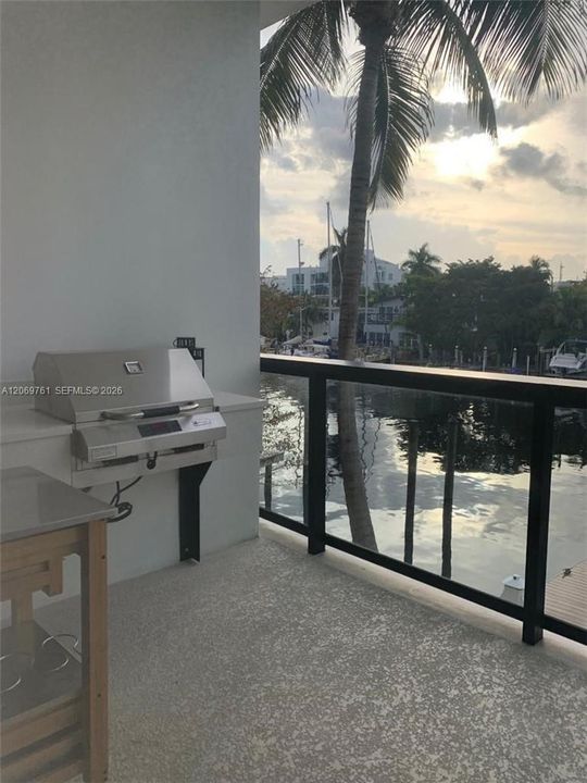For Rent: $12,500 (3 beds, 3 baths, 2053 Square Feet)
