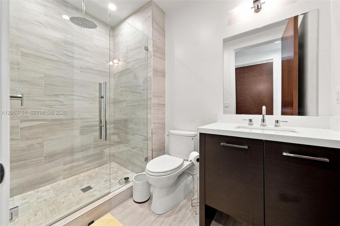 For Rent: $12,500 (3 beds, 3 baths, 2053 Square Feet)