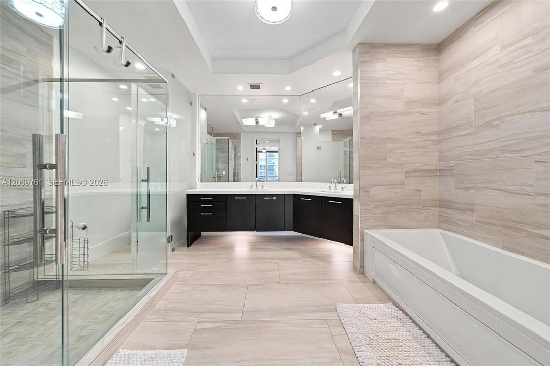 For Rent: $12,500 (3 beds, 3 baths, 2053 Square Feet)