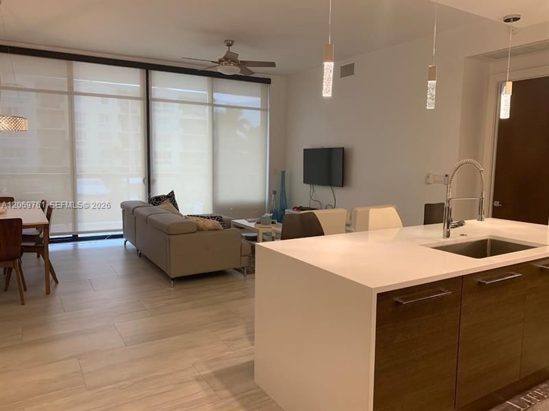 For Rent: $12,500 (3 beds, 3 baths, 2053 Square Feet)