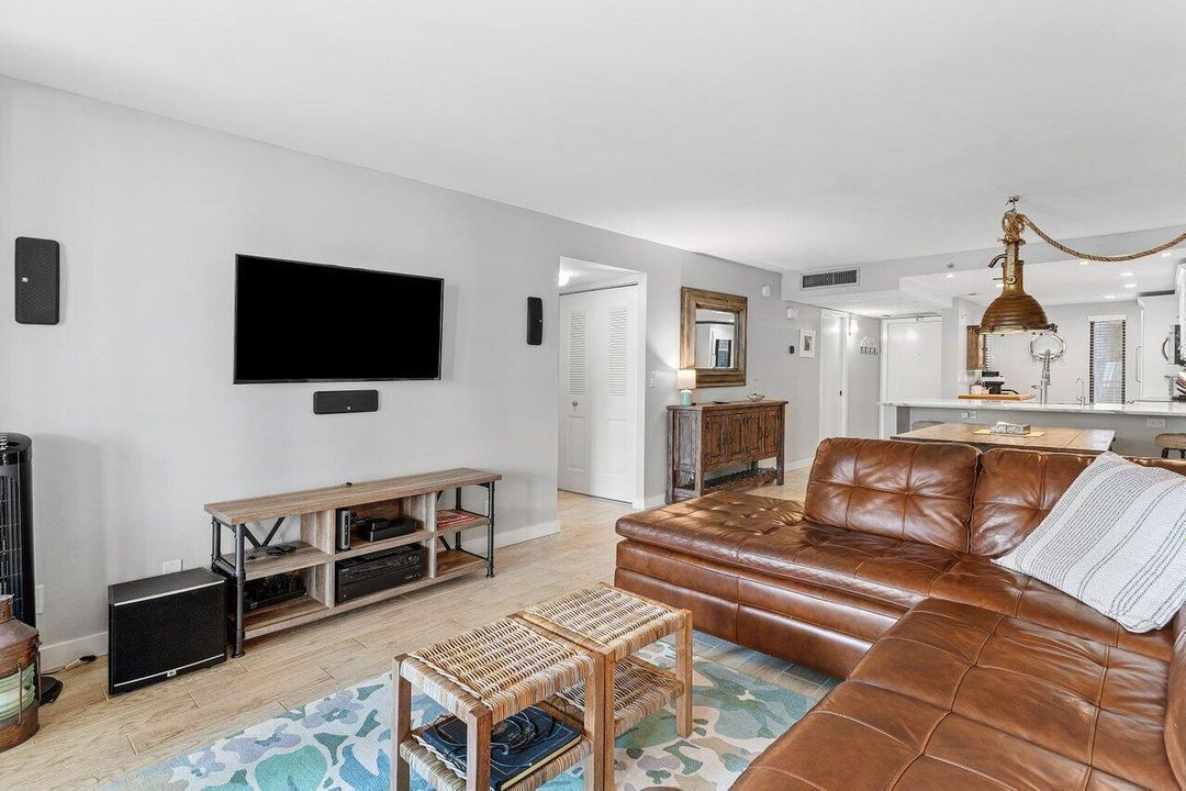 012-17RoyalPalmWay-1050-BocaRaton-FL-334