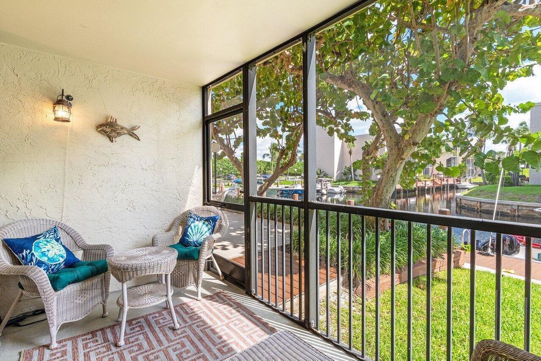 022-17RoyalPalmWay-1050-BocaRaton-FL-334