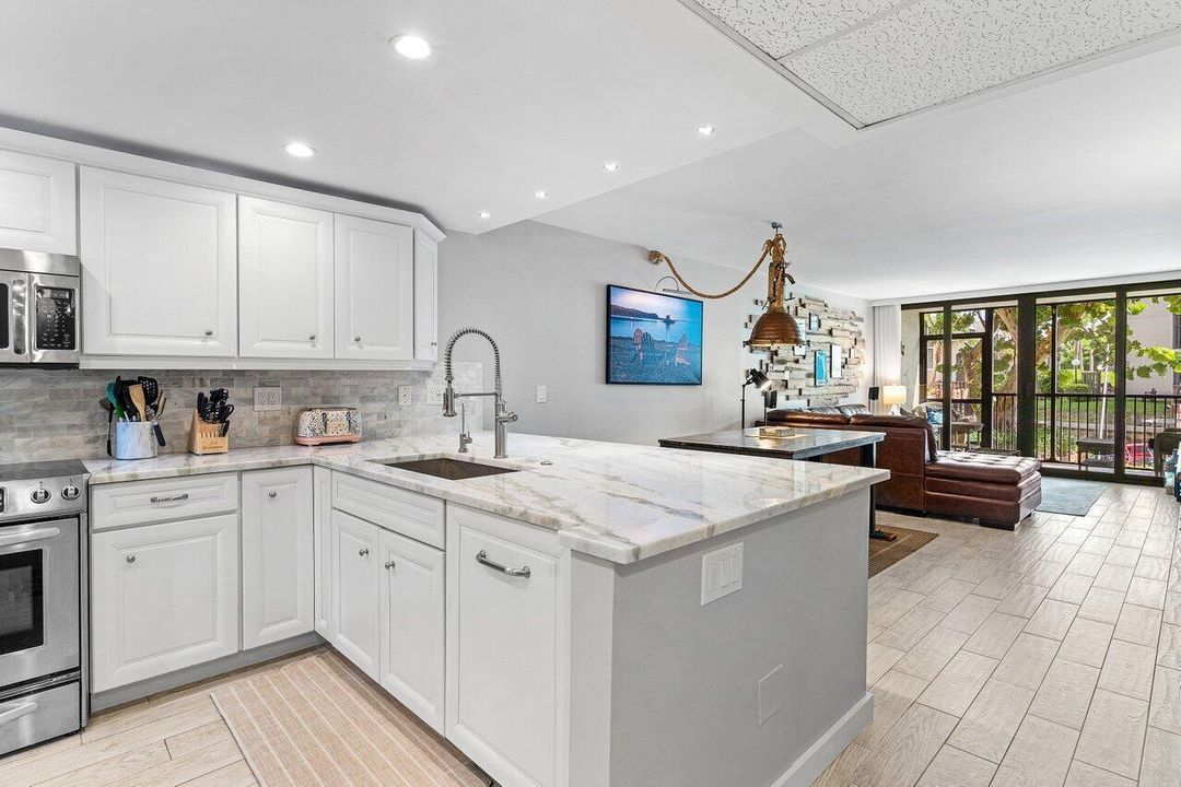 004-17RoyalPalmWay-1050-BocaRaton-FL-334