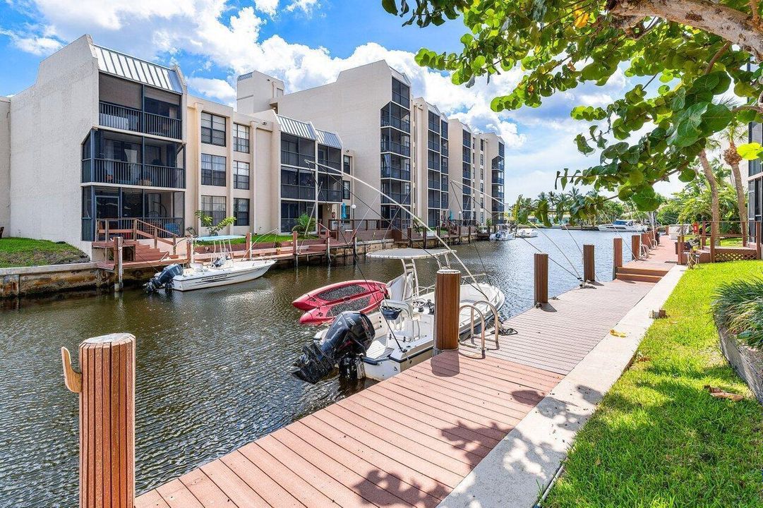 027-17RoyalPalmWay-1050-BocaRaton-FL-334