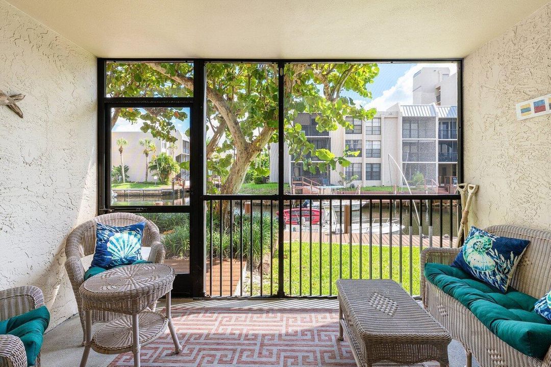 021-17RoyalPalmWay-1050-BocaRaton-FL-334